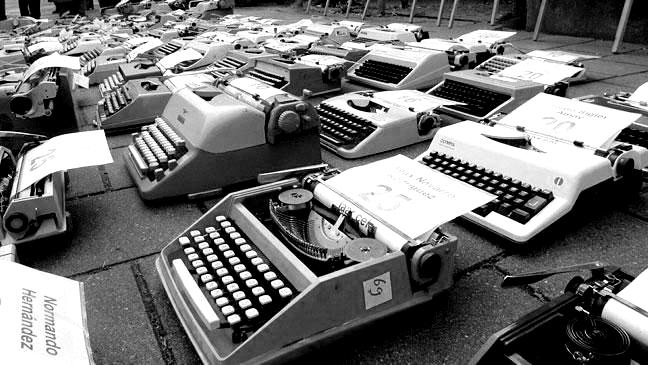 group-of-typewriters-136399145400103901-150710132520